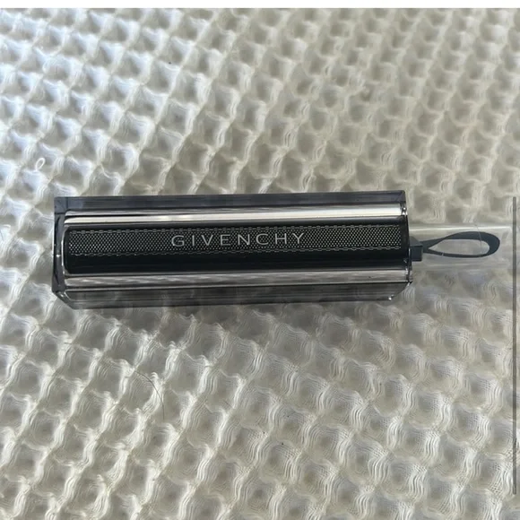 Givenchy Rouge Interdit Vinyl Lipstick - Noir Révélateur - Picture 4 of 5